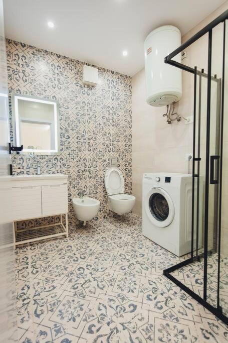 Luxury At Myslym Shyri Apartment
